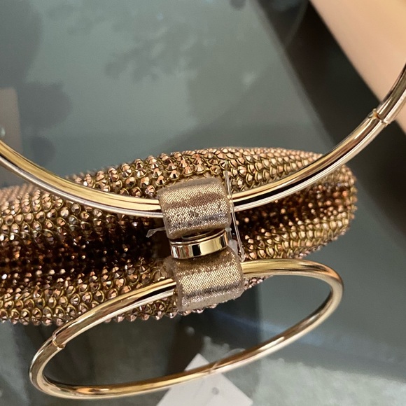 Elegant Prezzo Gold Bracelet Evening Bag New With Tags - Picture 4 of 16